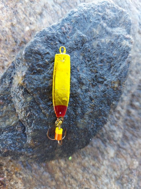 HRT Eis Jig 2 cm - 4 cm, 2 g - 9 g 3-Haken